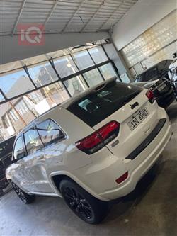 جیپ گراند شیرۆکی